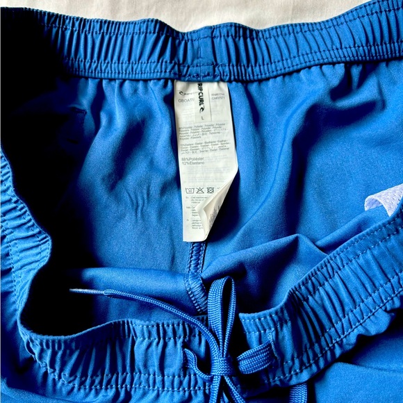 NWOT Rip curl active blue boardshort - Picture 2 of 3
